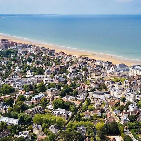 Charmant 2 pièces à 500 m des plages et du centre Cabourg Extérieur photo